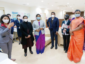 インド共和国タミル・ナド州の保健次官等州政府高官およびがん専門医を含む8名が当院を視察のために来院